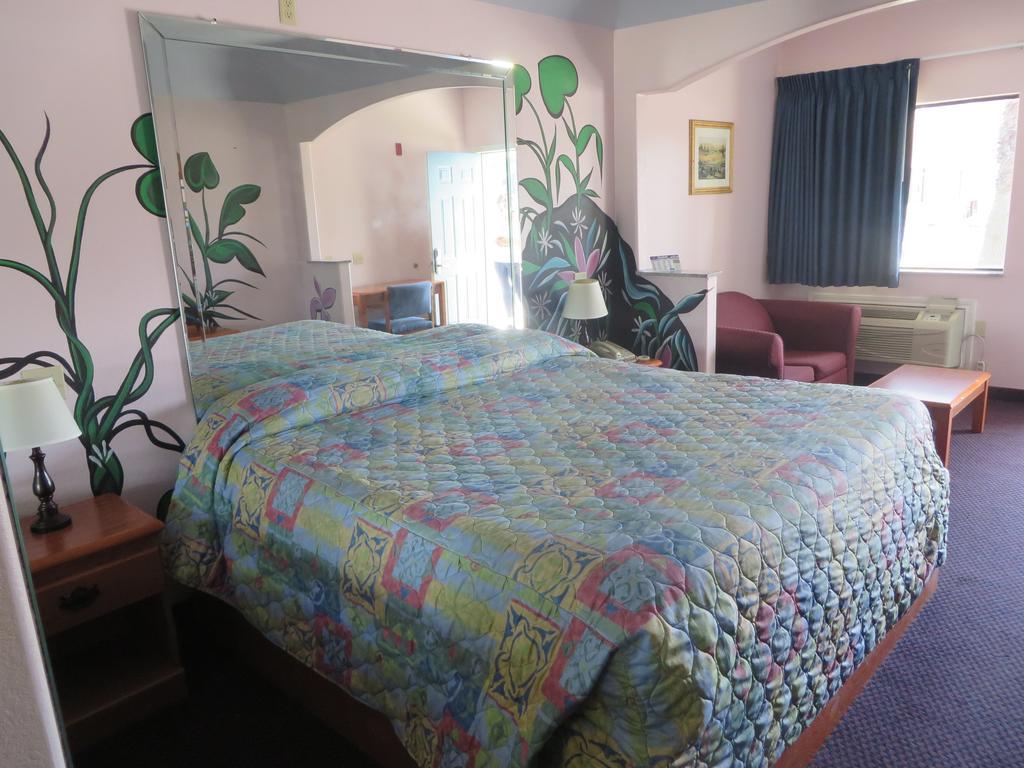 Travelers And Motel Liberty