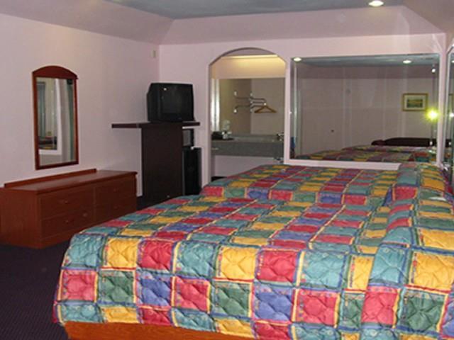 Travelers And Motel *